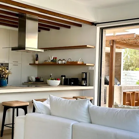 Lora Pearl Luxury