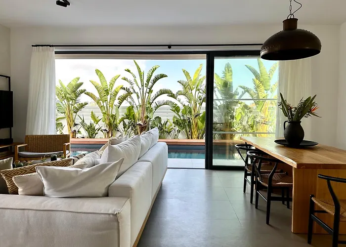 Villa Lora Pearl Luxury *