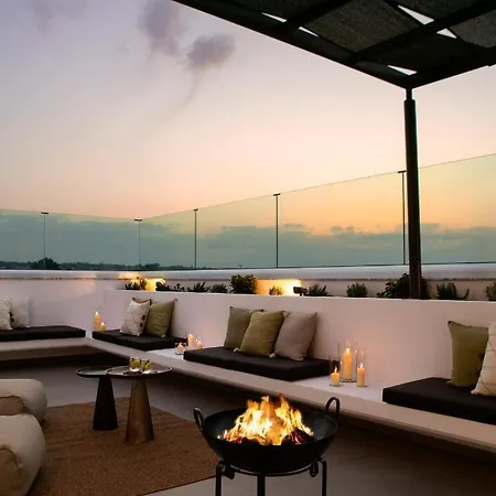 Lora Pearl Luxury