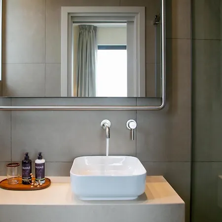 Lora Pearl Luxury