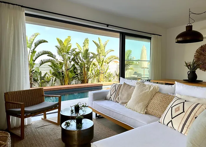 Lora Pearl Luxury Villa