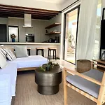 Lora Pearl Luxury *