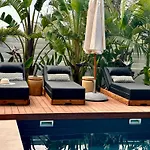 Lora Pearl Luxury