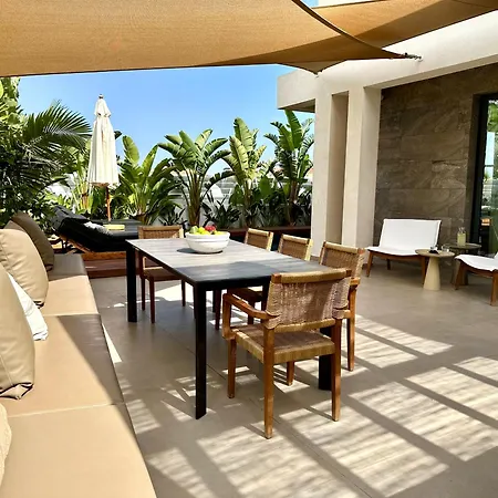 Lora Pearl Luxury Vilă *